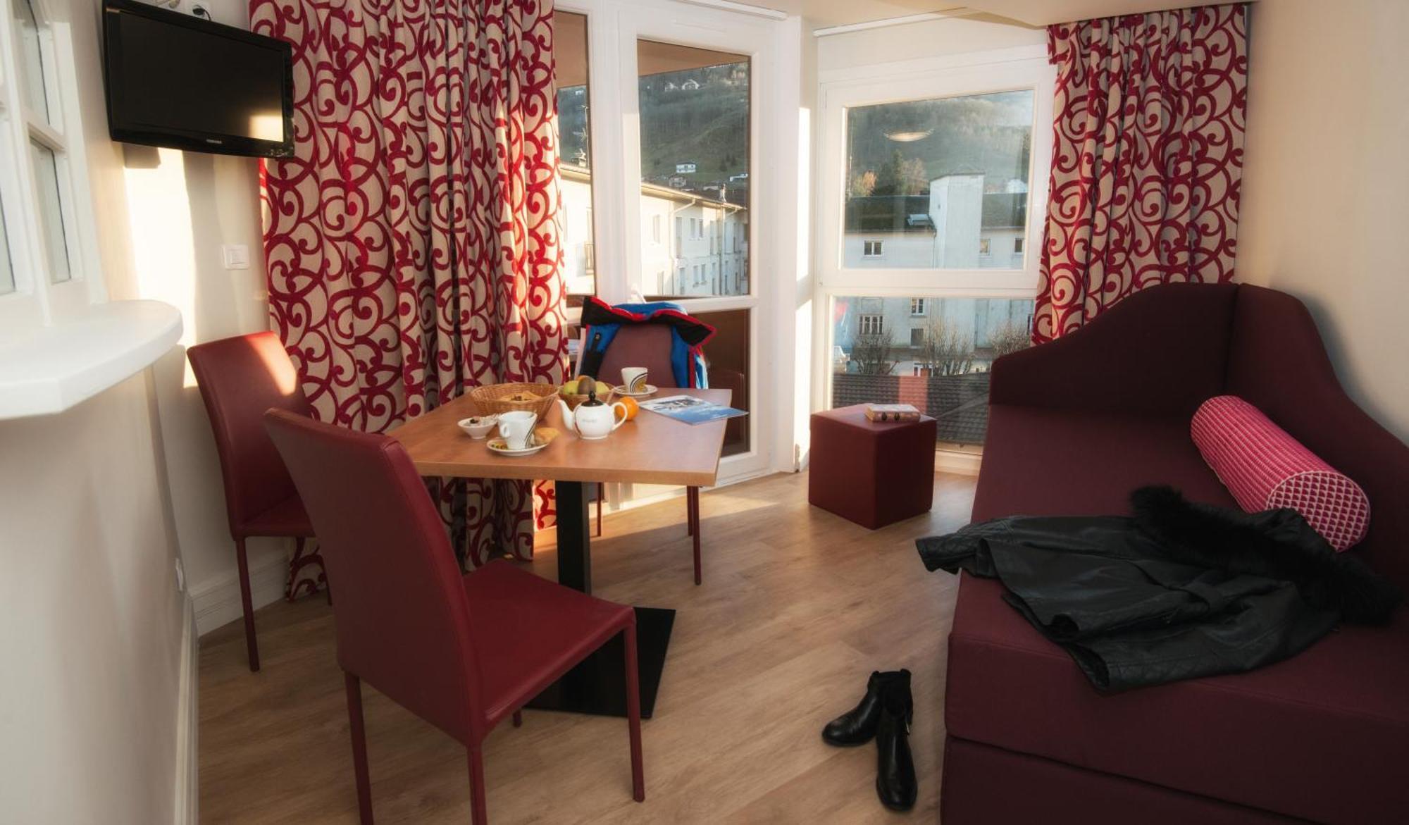 Hotel Les Vallees Labellemontagne La Bresse Bagian luar foto